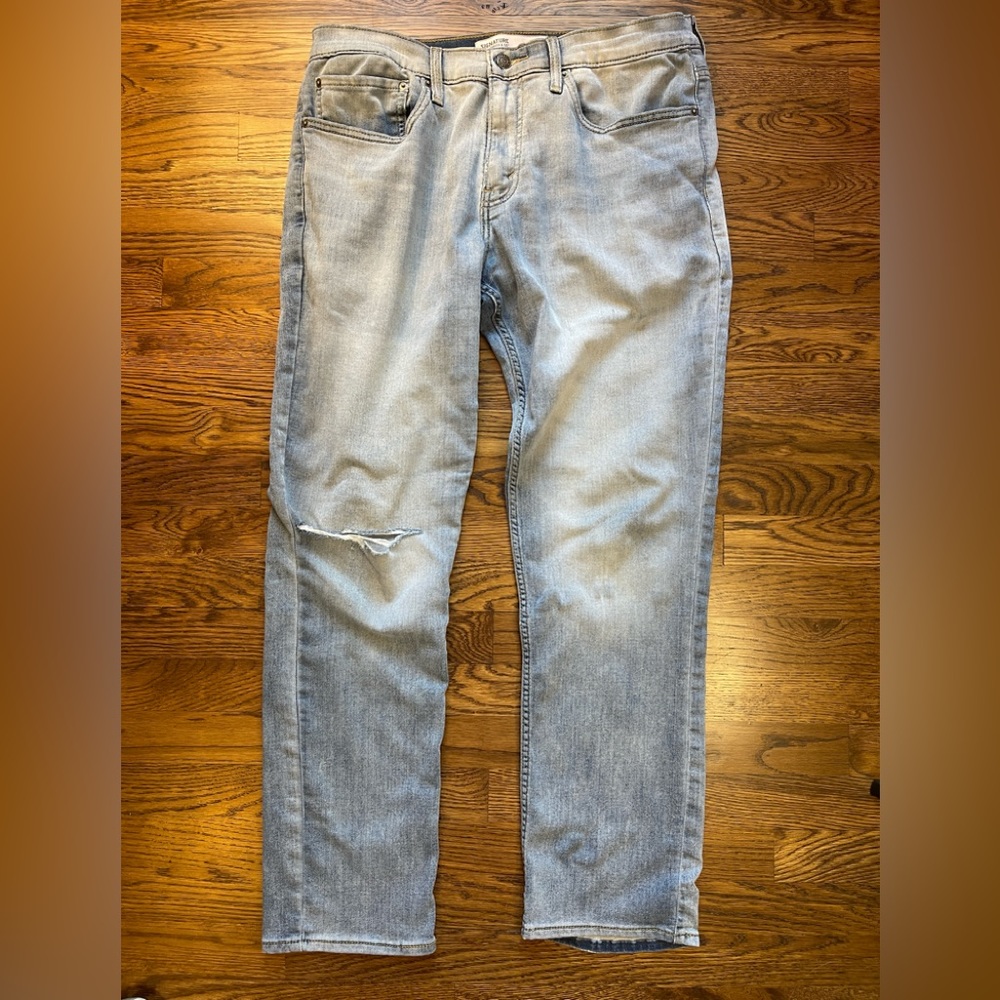 Signature Men’s Levi Strauss & Co. Distressed Denim Faded Light Wash Jeans 34x32 - Picture 16 of 16